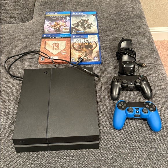 Sony PS4 Console Black and Blue DualShock Controllers